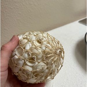 NWOT home decor beach theme real Sea Shells ball fishing net accent 12.5 dia.